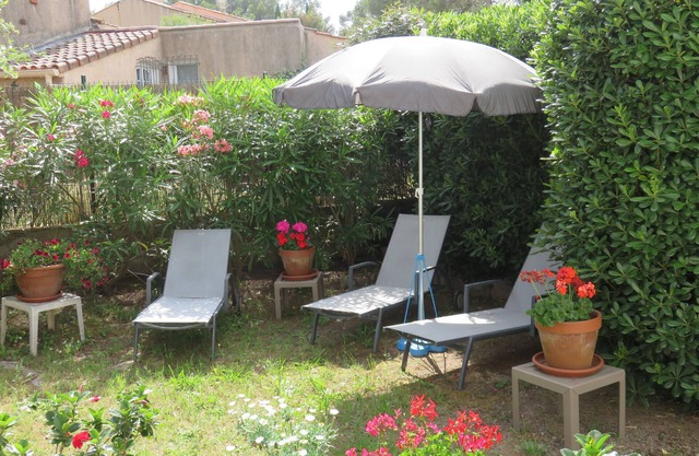 Saint-raphaël 500 m from a small sandy beach, villa garden level,