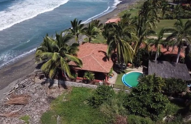 Saladita Beachfront, Pool, Walk to Surf