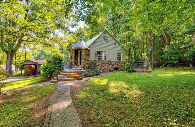 Salisbury Cottage ~ 7 Mi to High Rock Lake!