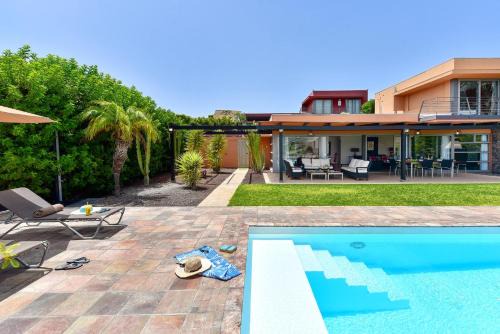 Salobre Villa 3 by Villagrancanaria
