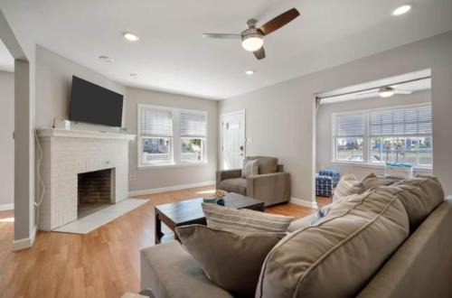 Salt Life Retreat Unit A-2BR/2BA, Heart of Margate