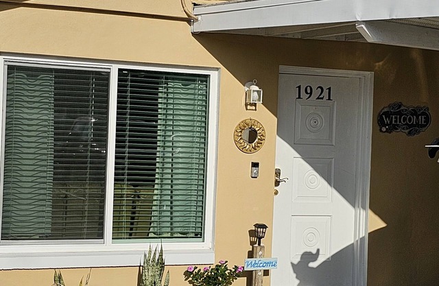 Salt Pool, cozy House near Downtown and International Airport