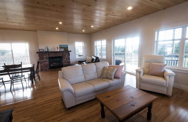 Saltwater Melody Executive Beach House