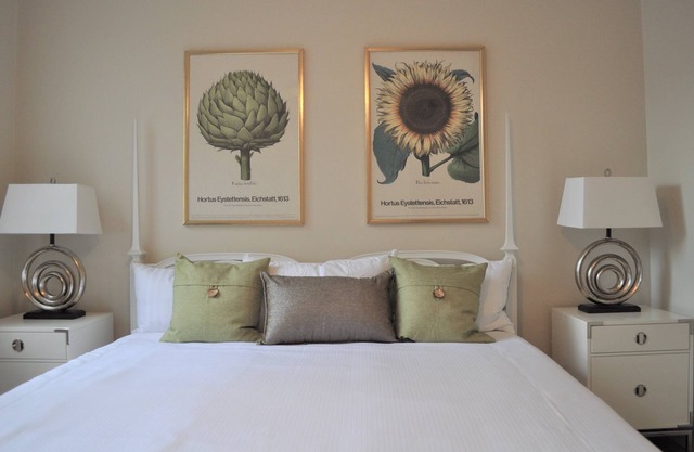 Same block as Aiken-Rhett Mansion. Stylish & roomy