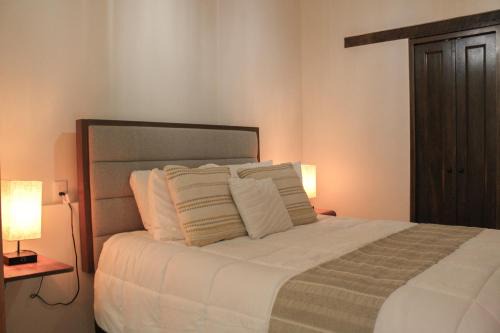 San Cayetano 3 with AC just a block away from the main square