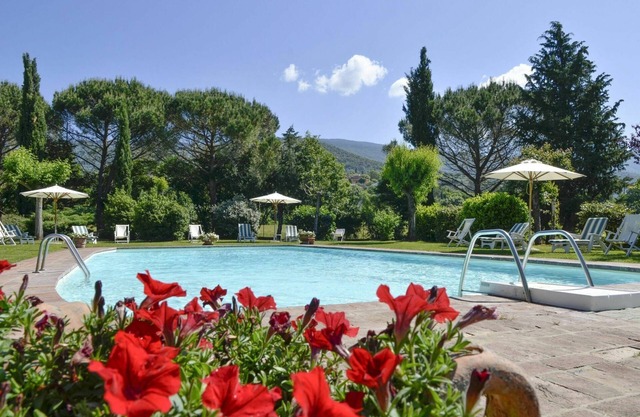 San Pietro Ciclamino - Apartment with swimming pool
