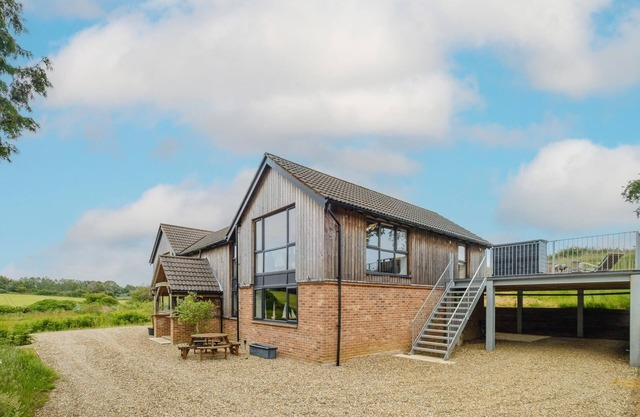 Sandown, sleeps 12 - near Snape Maltings & Aldeburgh -Aldeburgh Coastal Cottages