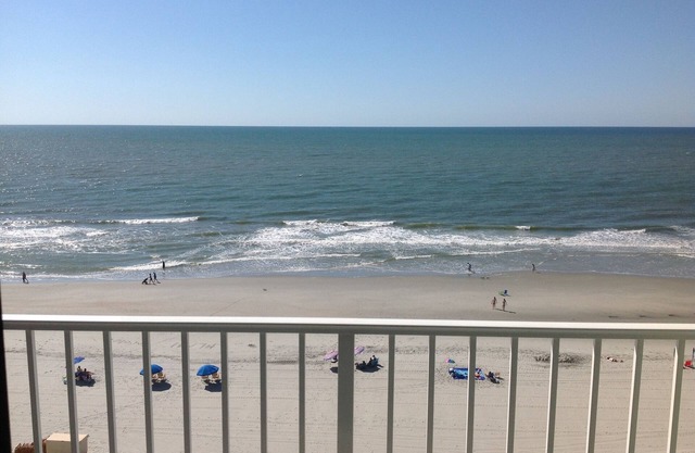 SANDS BEACH CLUB 821, 2BR OCEANFRONT, FANTASTIC VIEW, Pools, Electric Recliners