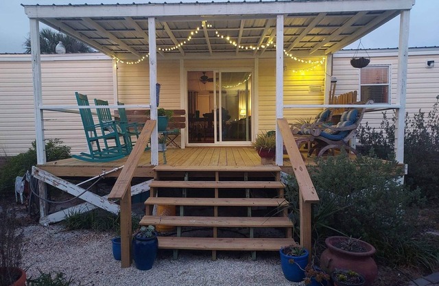 Sandspur, St Joe Beach. Less than a block from the beach!
