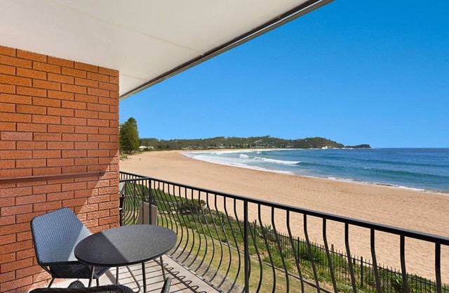 Sandy Cheeks - Sunny Beachfront Location