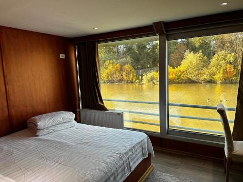 Sanjin Cruise River View Room Hotel