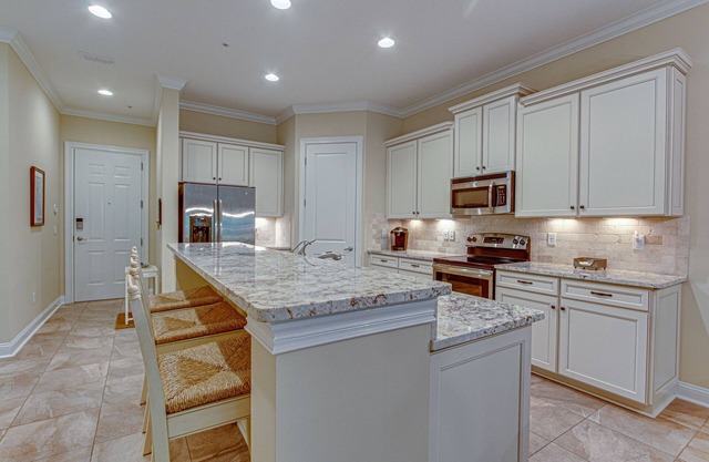 SansSouci "No Worries" Summerwoods of Amelia Condo,Walk to Beach! OR Enjoy Pool!