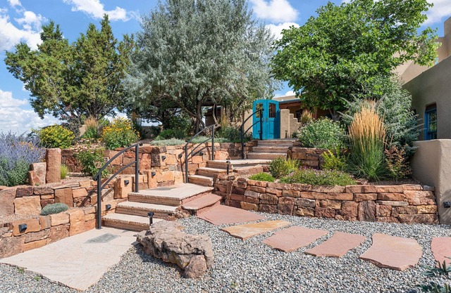 Santa Fe Luxury | Hot Tub, Views , Fire Pit | Close to Plaza | Monthly Rates