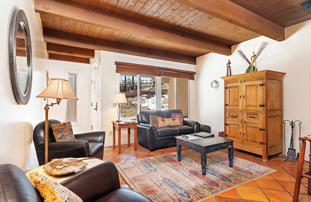 Santa Fe Serenity: Downtown Bliss, Authentic Charm
