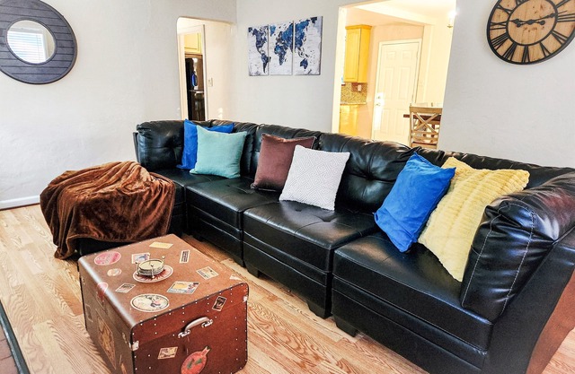 Santana Row 3BR Stay – Heart of Silicon Valley