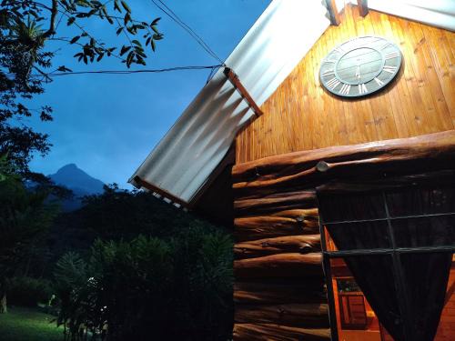 Sapiens house la cabaña del Reloj