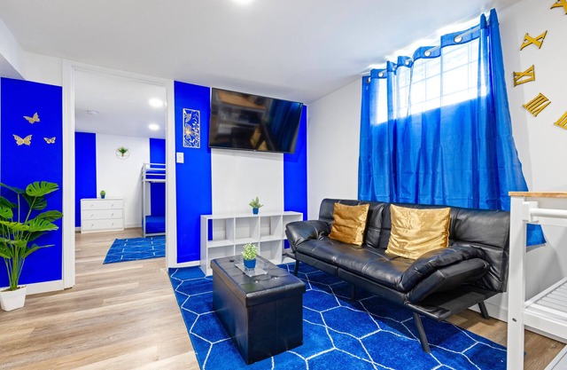 Sapphire Haven: Charming 2BR Private Basement Retreat | Laundry & Safe Location 8 Min To Airport