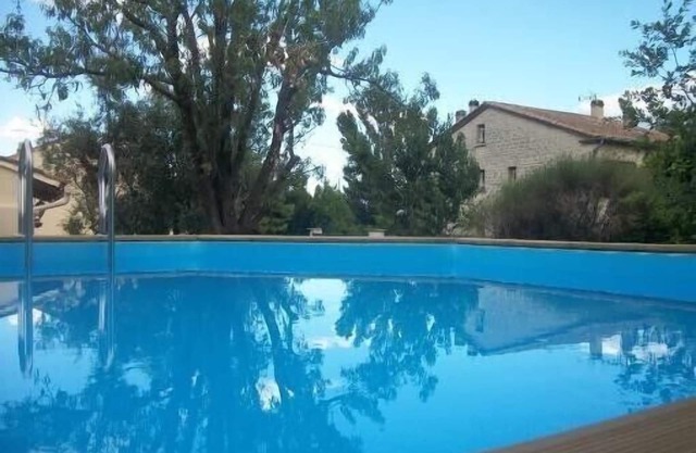 Sarrians rental for 4 people, pets welcome.
