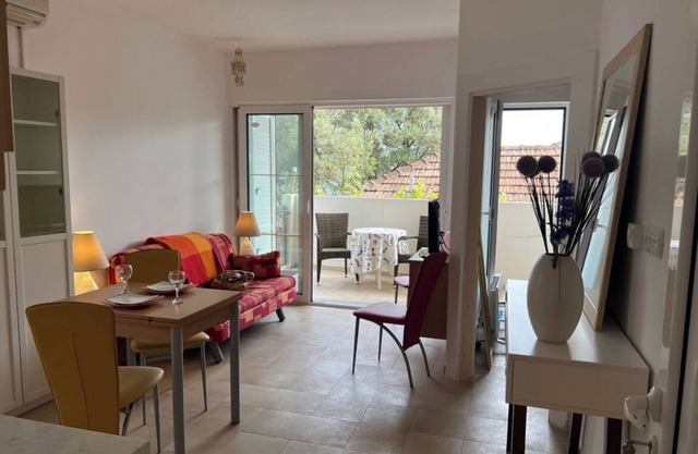 SAVINA Apartan 20 metara od mora stan za 3 osoben