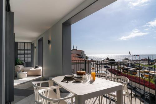 Savoy Insular V by An Island Apart