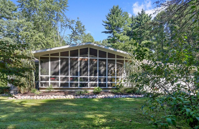 Sawyer Home close to the Warren Dunes with a screened in porch, and heated pool!