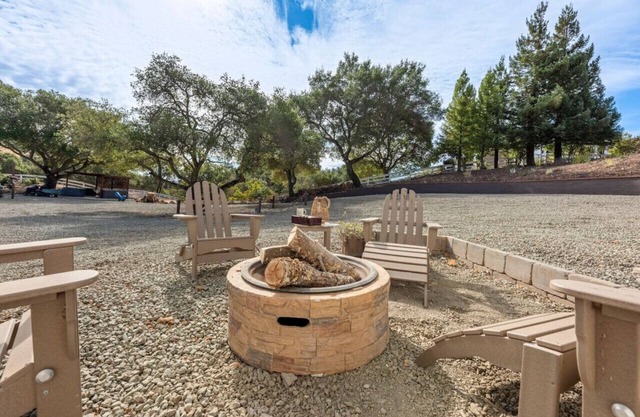 Scenic 3 Acre Napa Valley Escape - Upper Level