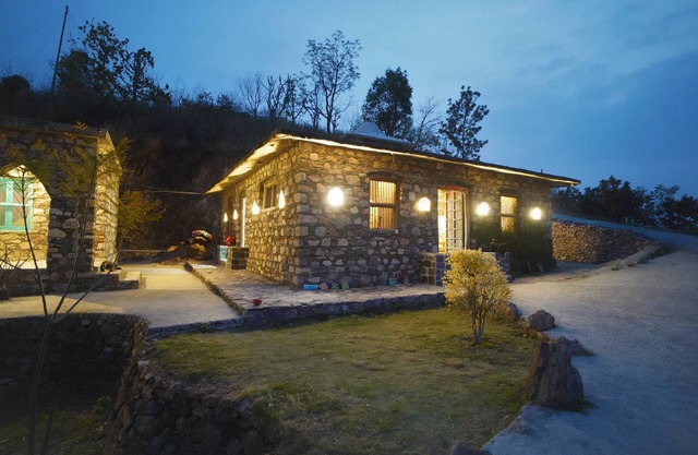 Scenic & Beautiful Cottages for self awareness, nature and healing. (Room 1)
