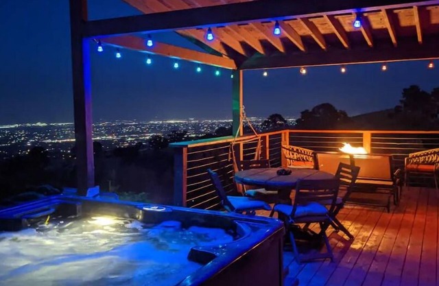 Scenic Getaway - Rustic Cabin - Mountain Ridge