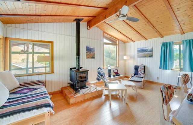 Scenic Kernville Getaway with Deck and Mountain Views!