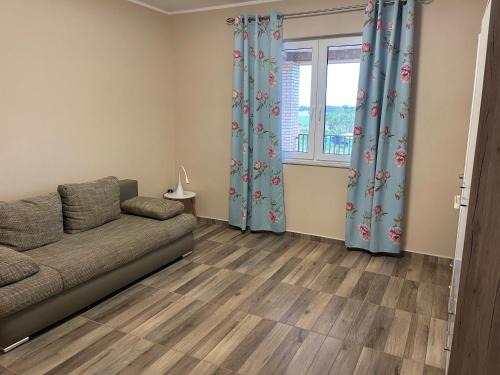 Schöne neuwertige Ferienwohnungen in Paraguay, Hohenau