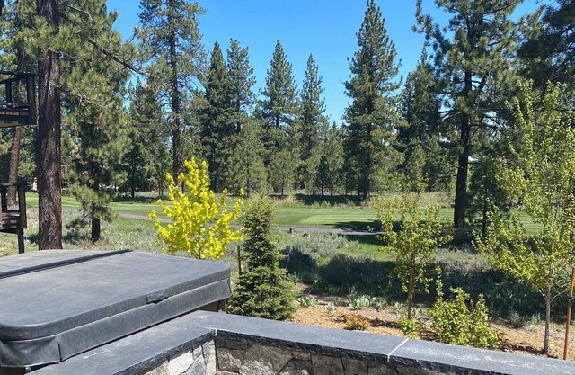 Schaffer's Mill Luxurious Mountain Escape w/Hot Tub, BBQ, Firepit & EV Charger