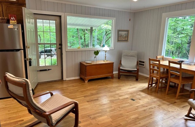 Scobie House - 3 BR near Waterfalls, Hiking and Gem