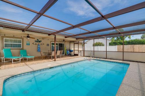 Screened Lanai and Heated Pool Spring Hill Home