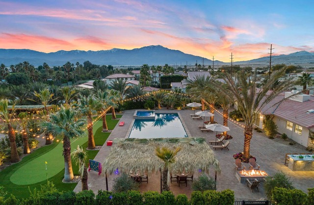 SDR Hideaway! Misters, Saltwater Pool/Spa, Putt Putt!