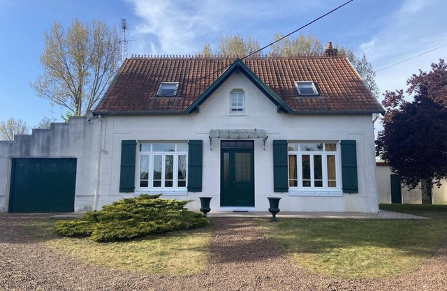 Sea and Countryside, house surrounded by a private garden