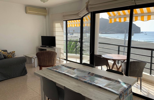 Sea Breeze Apartment beachfront with spectacular views