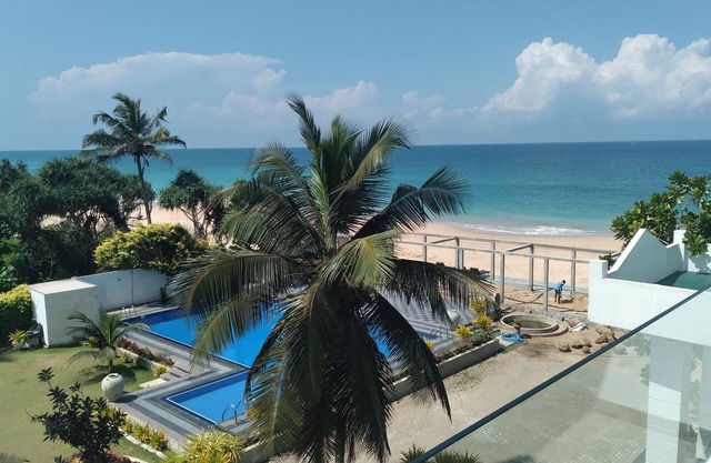 Sea Breeze Hotel Ambalangoda