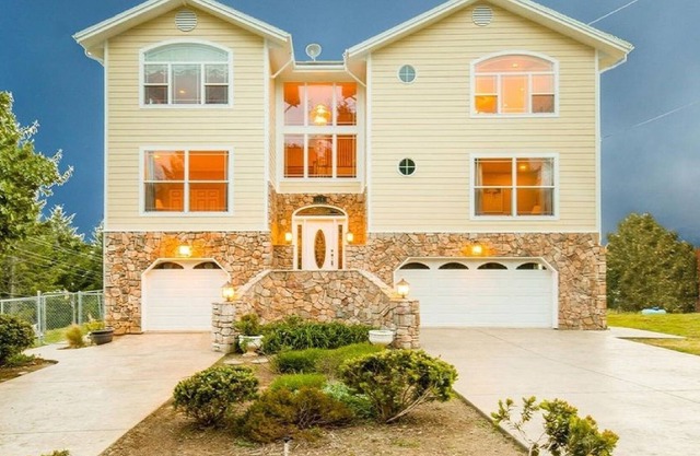 Sea Breeze Vacation House