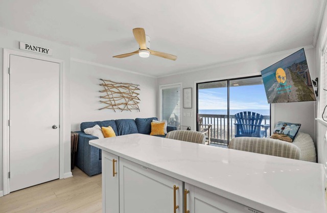 Sea Cabin 118 - Oceanfront, End-Unit!