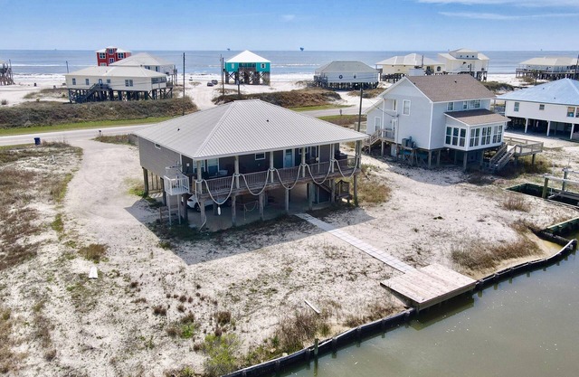 Sea Level | West end cottage with easy beach access