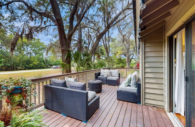 Sea Pines Home with firepit, deck and close to Lawton Stables