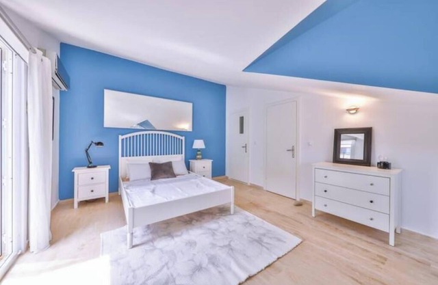 Sea Platform house "Apart Mint