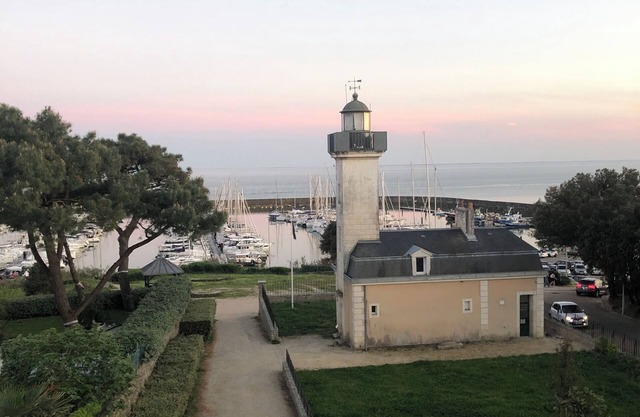 SEA VIEW APARTMENT PLAGE DE LA NOEVEILLARD