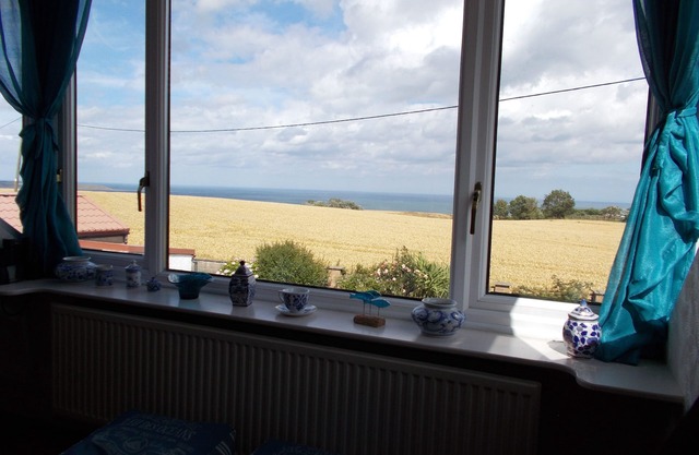 Sea View Mews, Reighton near Filey - a rural cottage with uninterrupted sea view