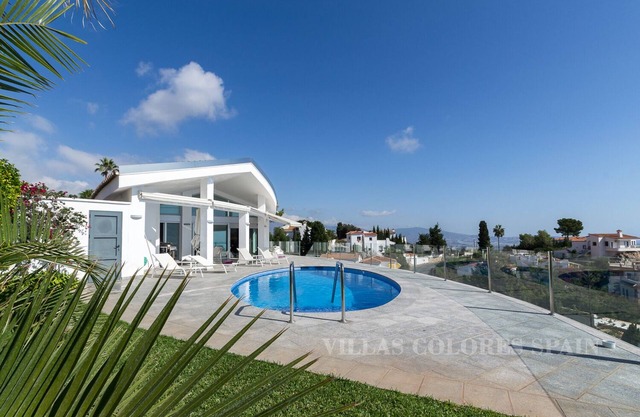 Sea View Villa with Heated Pool and Wheelchair Accessible