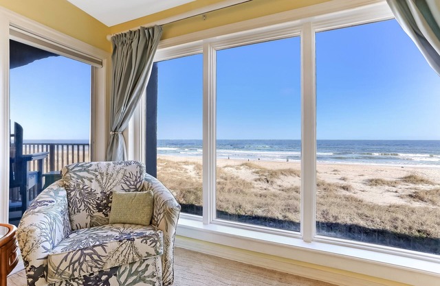 Seaboard Condo with Breathtaking Views of the Ocean by RedAwning
