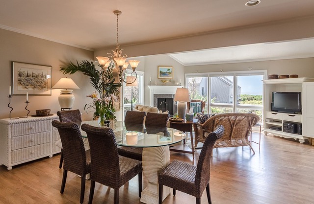 Seabrook Exclusives | 328 Beach Club