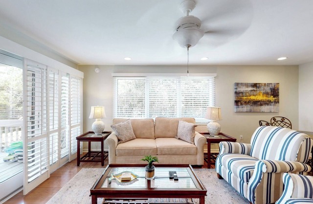 Seabrook Exclusives | 13107 Pelican Watch