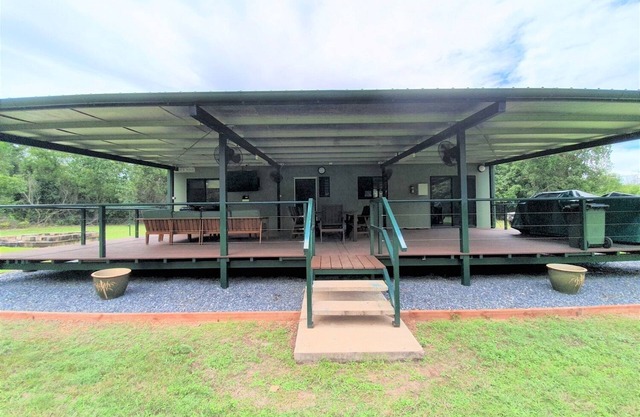 SEACLUDED-HOLIDAY HOUSE close to the beach