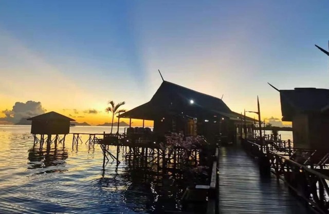 SeaCoral Water Chalet offers a terrace/ bacony . Guests can enjoy sea views.